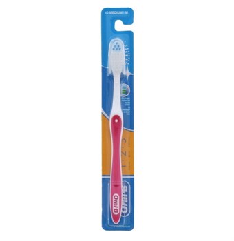 Oral-B - Toothbrush Classic Care - Medium